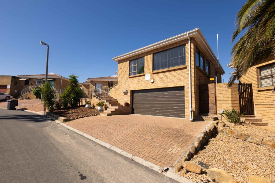 To Let 3 Bedroom Property for Rent in Normandie Western Cape